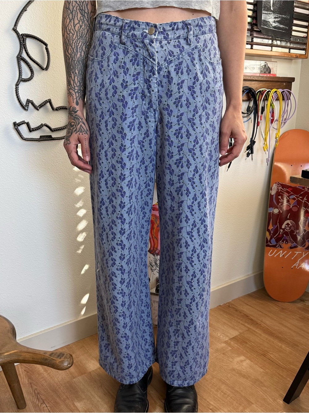 Shrimps Blue Jemima Jeans Floral Print Wide Leg Pants ~ Size 29" / 14